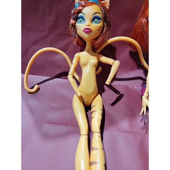 Monster High Toralei Stripe  Freaky Field Trip Doll lot of 2 TLC  As-Is - Picture 8 of 11